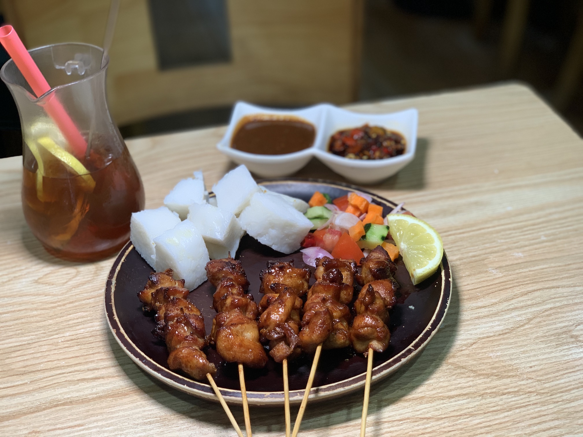 Loly Indonesian Food Sate Ayam with Ice Lemon Tea Macau Lifestyle