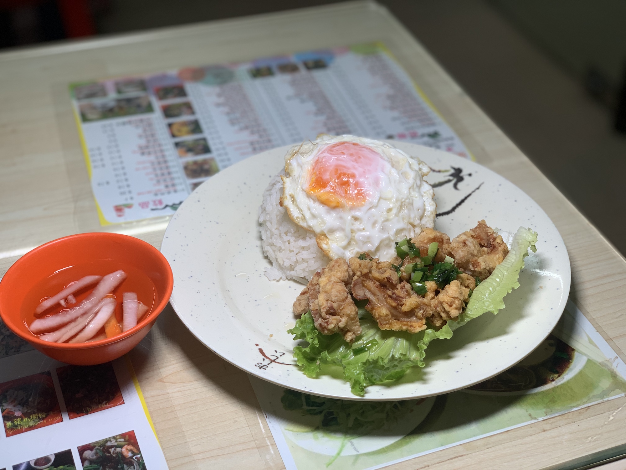 Quan An Viet Restaurant Interior Com Ga Chien Dish Close Up Macau Lifestyle