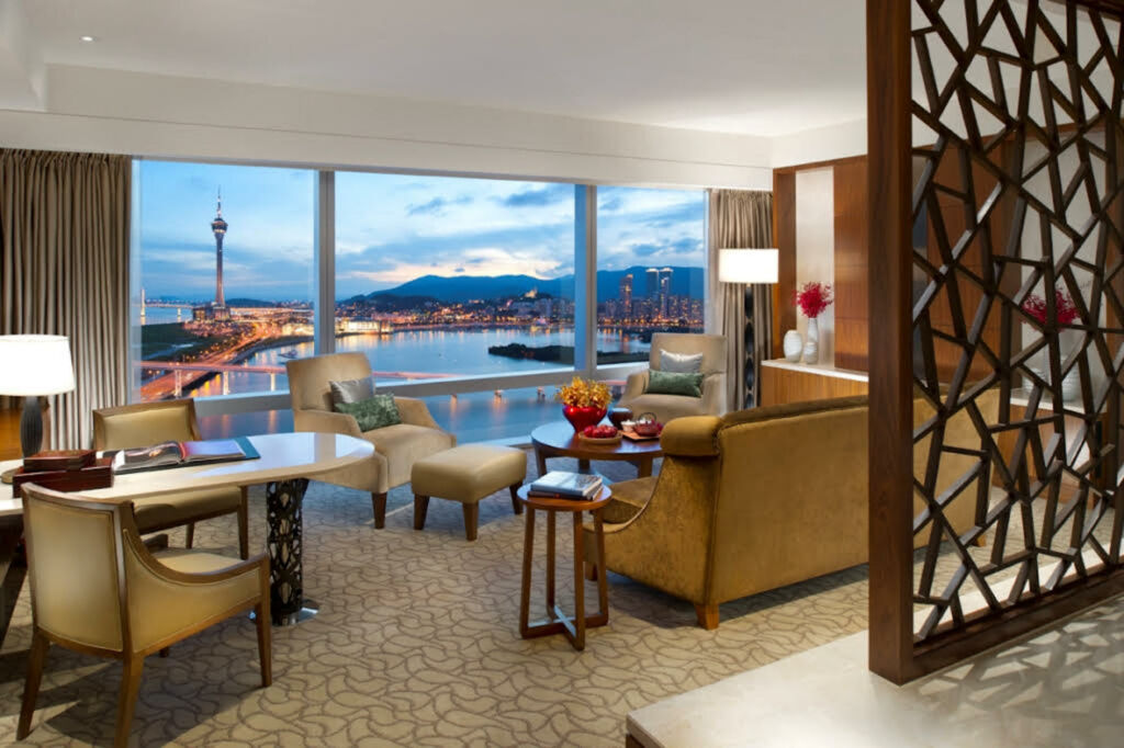 mandarin oriental waterfront suite