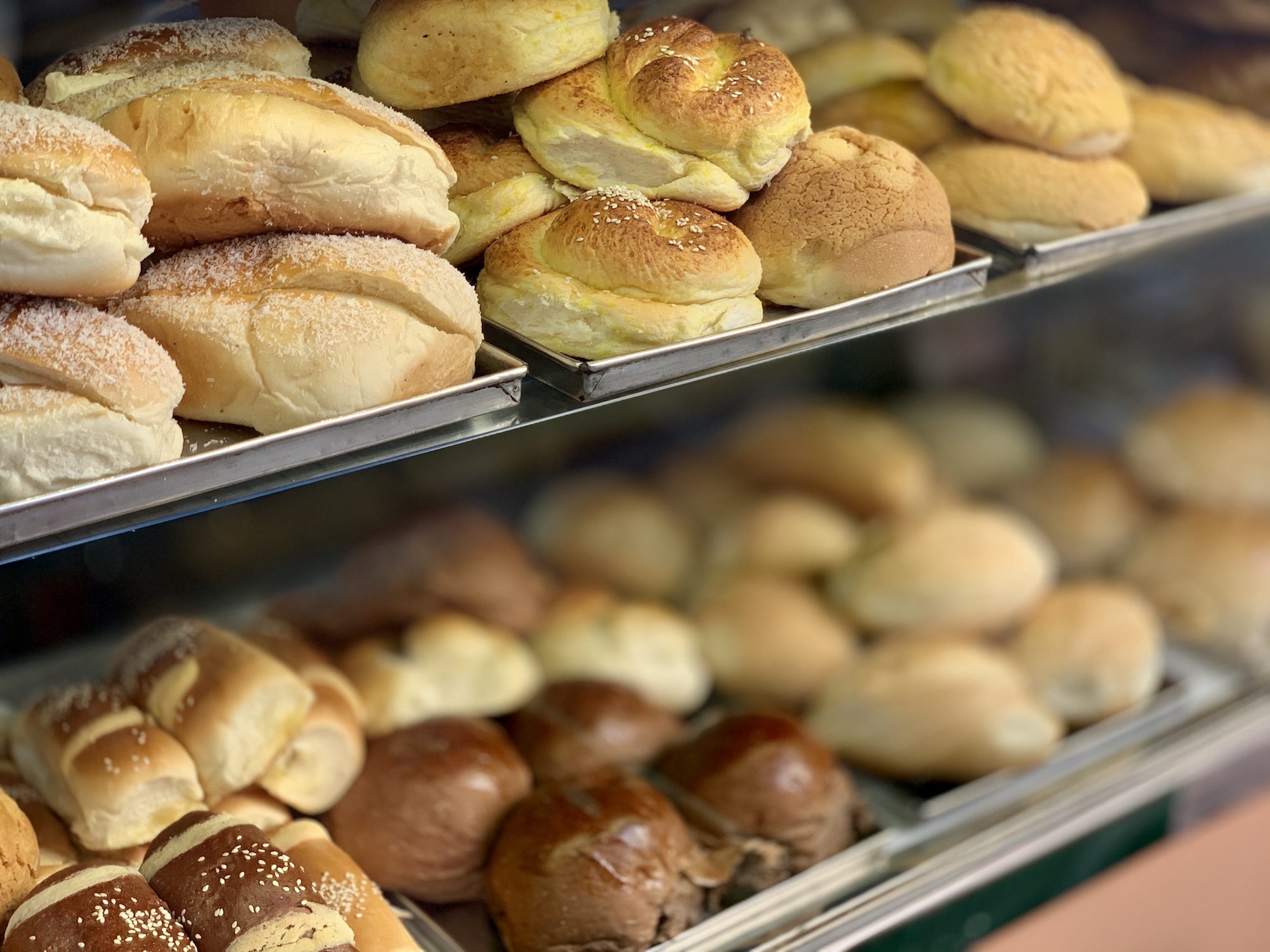 Jim Sai Padarias Indoor Bread on Display Macau Lifestyle