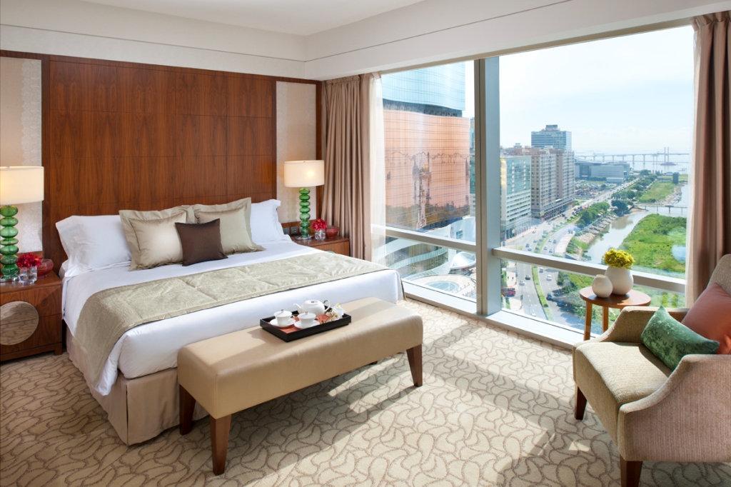 Photo-Mandarin Oriental, Macau Deluxe Bay View