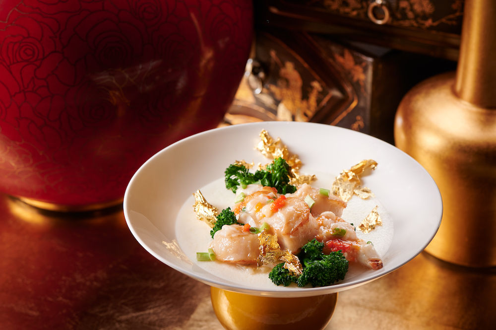 Wing Lei – Steamed egg white with Hokkaido scallops, fresh crab meat and roe