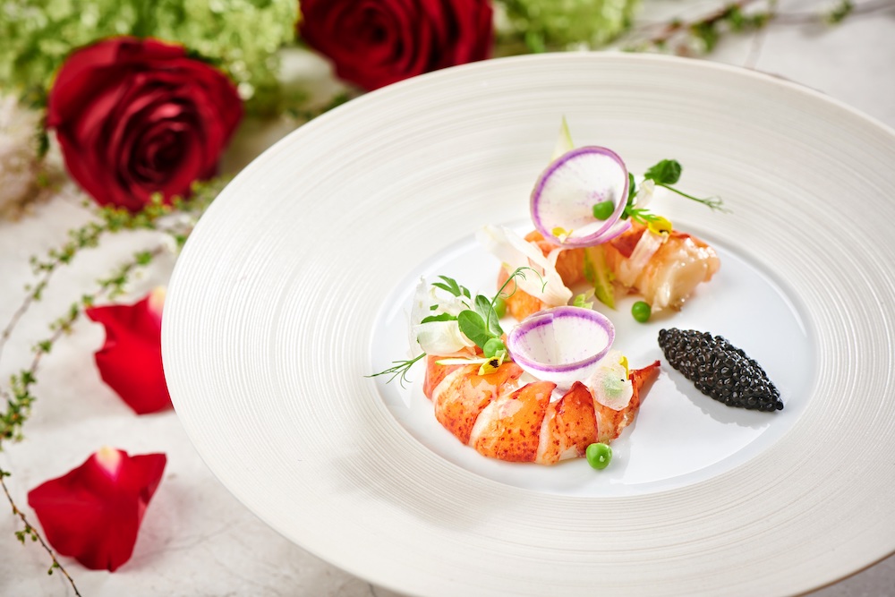 THE RITZ-CARLTON, MACAU Chilled Boston Lobster with Oscietra Caviar and Savignon Blanc Gelee