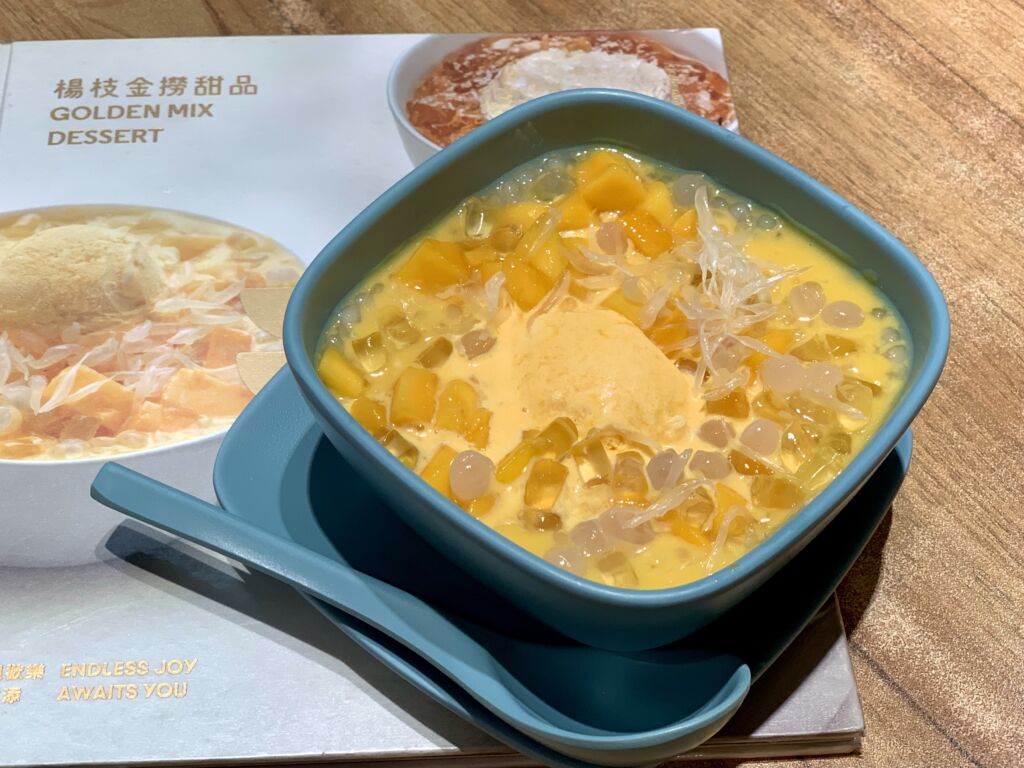 Golden Mix Dessert_Supreme Golden Mix Mango Dessert_blue bowl and menu_Macau Lifestyle