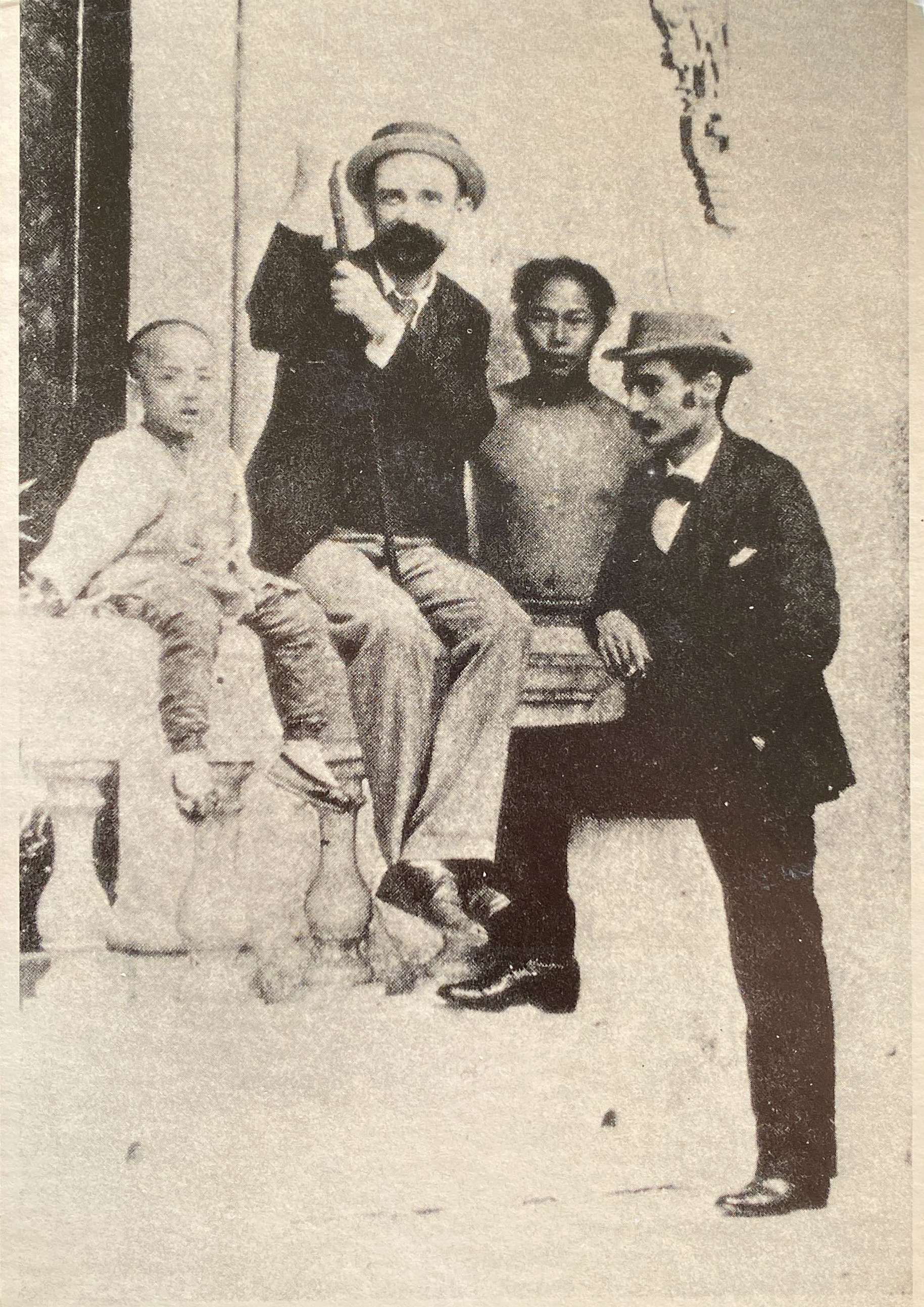 Camilo Pessanha and Friend Vesceslau de Morais 1895 in Hong Kong Source Instituto Portugues do Oriente Macau 1990