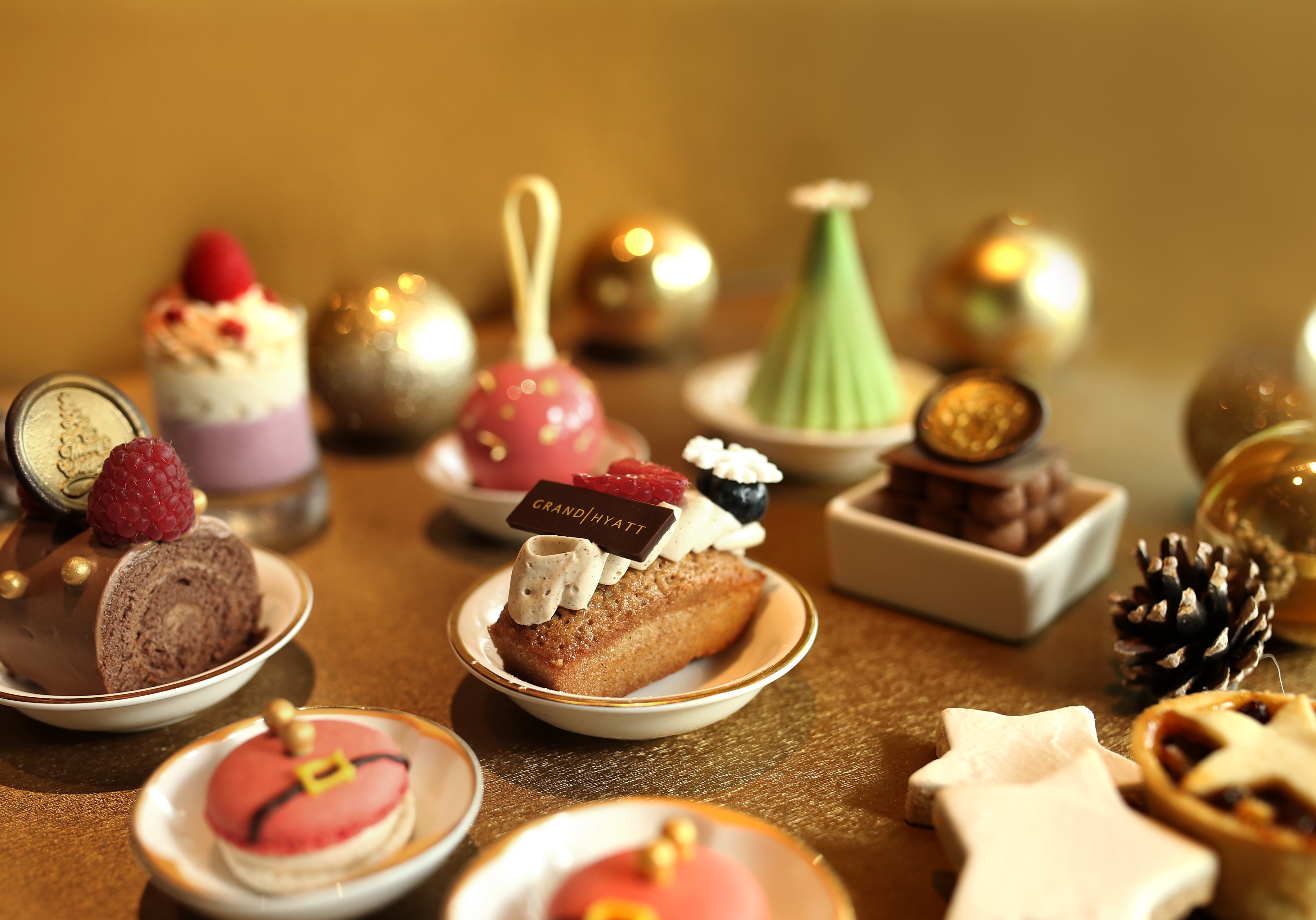 Lobby Lounge & Grand Club - Festive-inspired pastries and savories